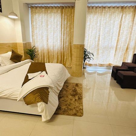 Dr White House - Noida Sector 18 Hotel Eksteriør billede