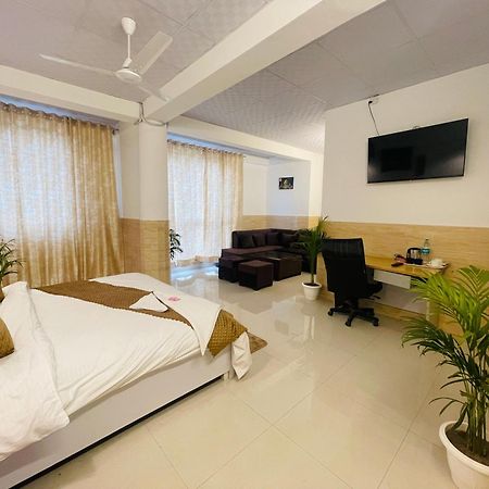 Dr White House - Noida Sector 18 Hotel Eksteriør billede