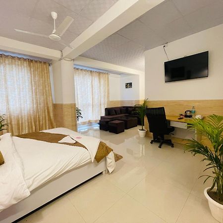 Dr White House - Noida Sector 18 Hotel Eksteriør billede