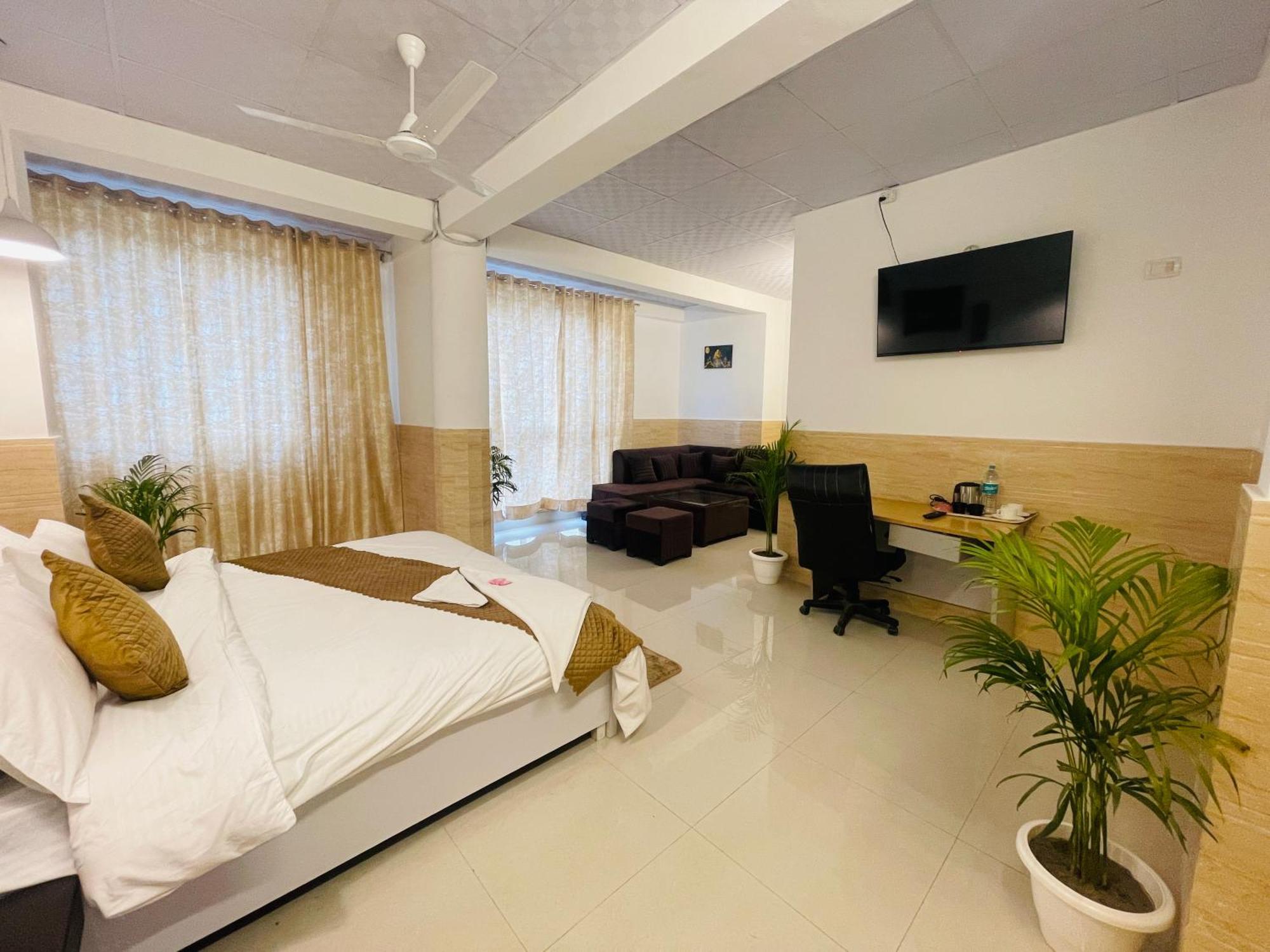 Dr White House - Noida Sector 18 Hotel Eksteriør billede