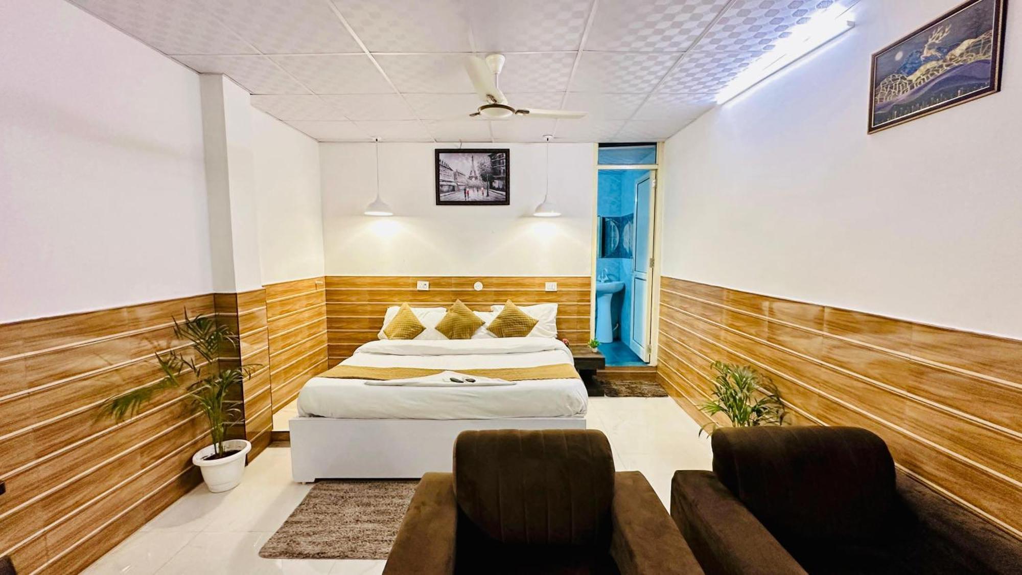 Dr White House - Noida Sector 18 Hotel Eksteriør billede