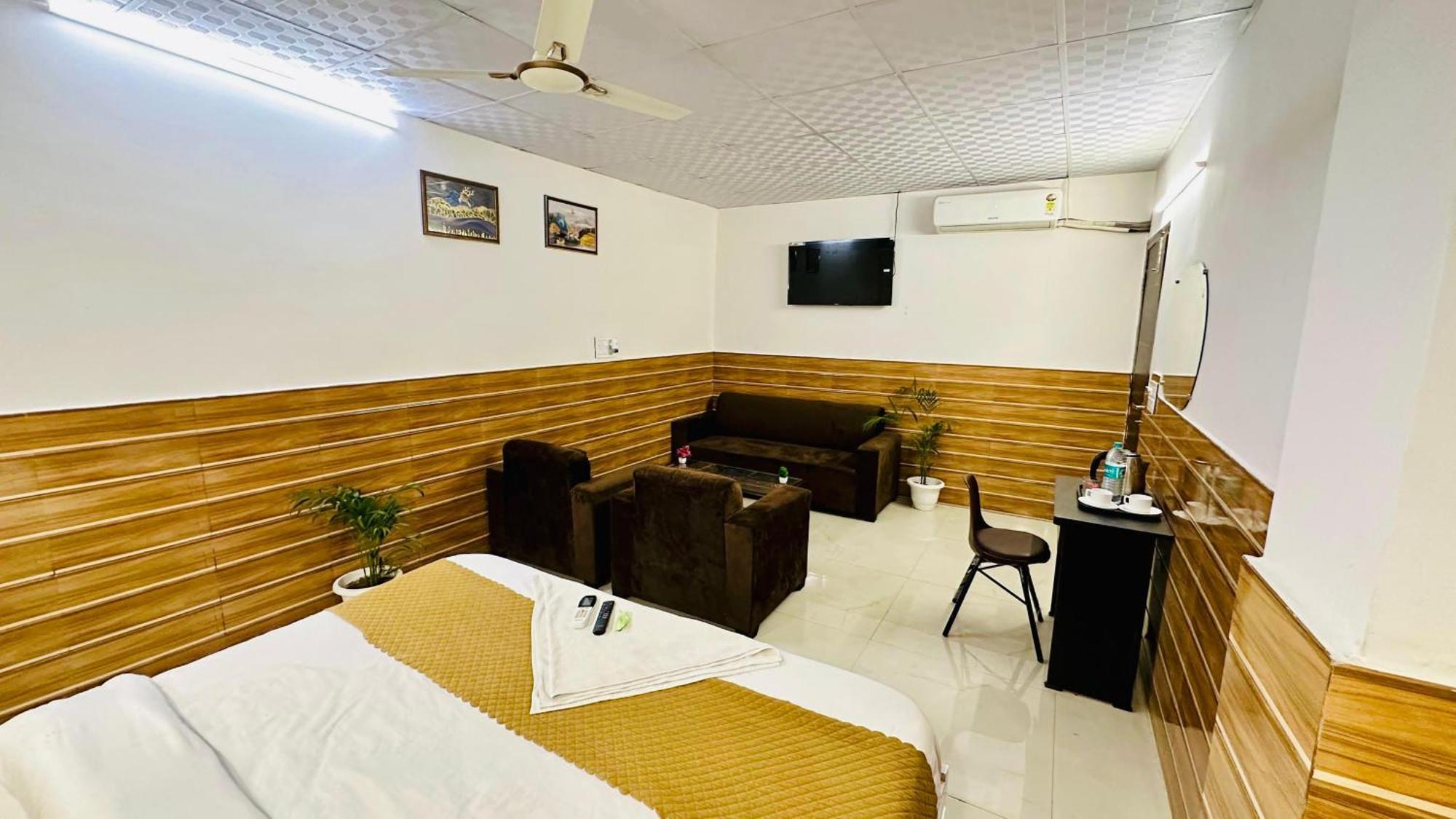 Dr White House - Noida Sector 18 Hotel Eksteriør billede