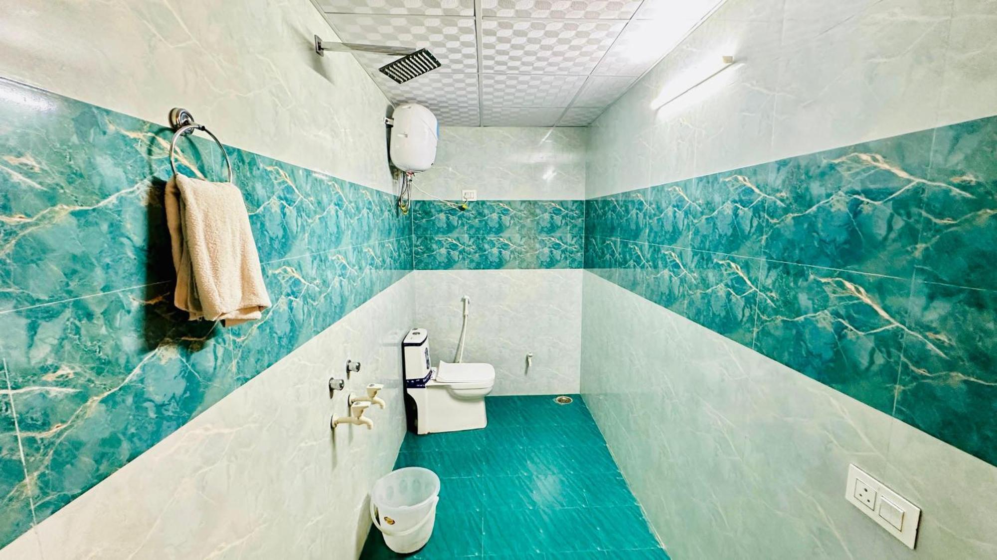 Dr White House - Noida Sector 18 Hotel Eksteriør billede